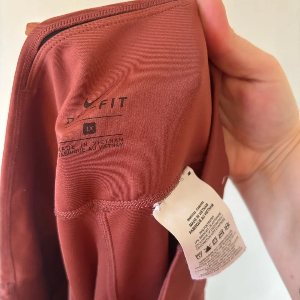 Nike Terracotta Dri-Fit High Rise Leggings Size 1X - Picture 6 of 10